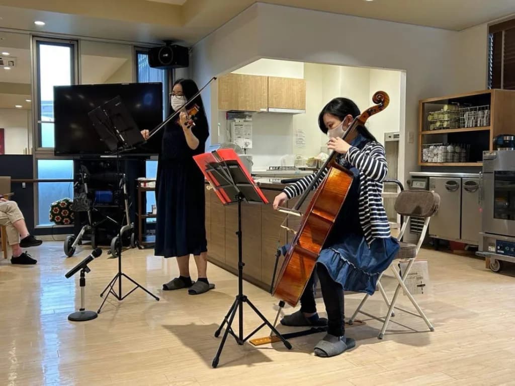 小倉の有料老人ホームでの演奏